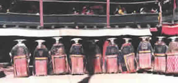 Shon dancers